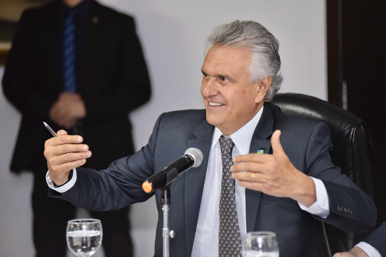 (Governador de Goiás, Ronaldo Caiado (DEM) durante coletiva de imprensa)