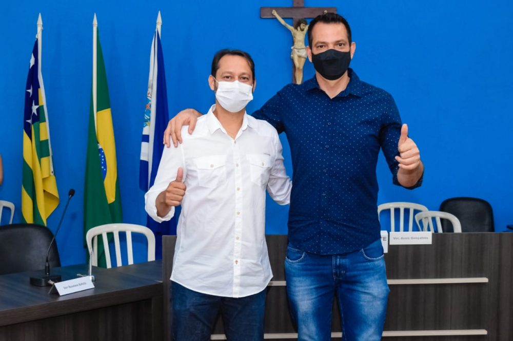 O prefeito João Batista Davi Rios e do vice-prefeito Rafael Meirelles de Melo vão a reeleição (Foto: Antonio Cássio)