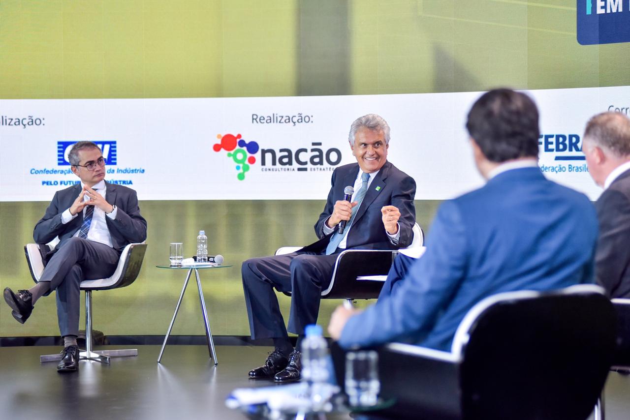 O governador Ronaldo Caiado durante participação em debate sobre reforma tributária, em Brasília: 