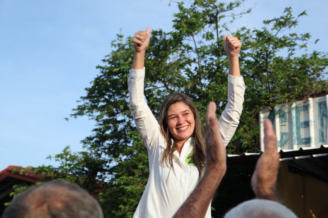 Juliana da Fármacia em momento de comemoração da vitória (SDNews)