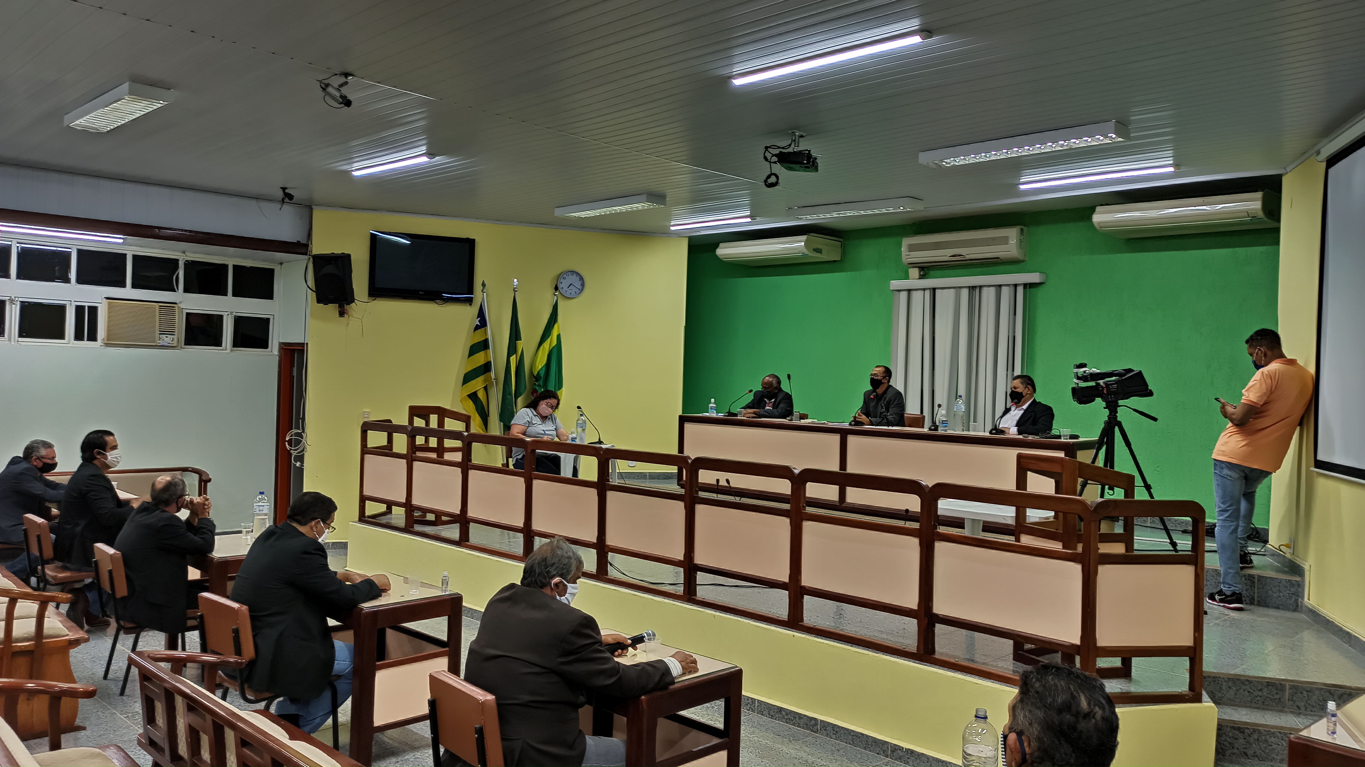 Plenário Silvio de Castro Lima, seguindo as orientações dos órgãos de saúde (Reprodução)