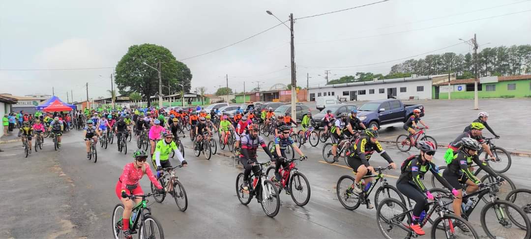 6º Comboio Ciclístico do bem teve largada no Parque de Exposições de Catalão (Sdnews)