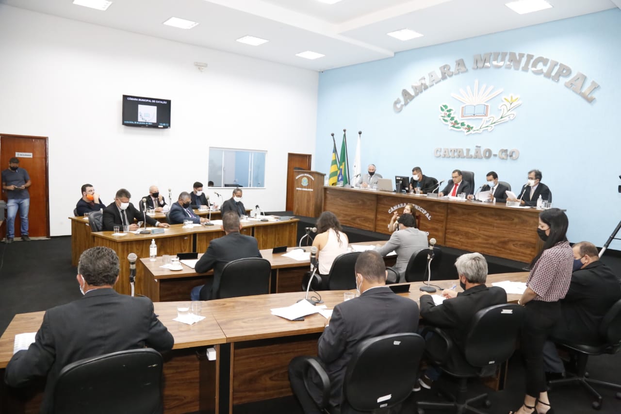 Parlamentares no plenário Julio Pinto de Melo (Imagem: Ciro Araújo)
