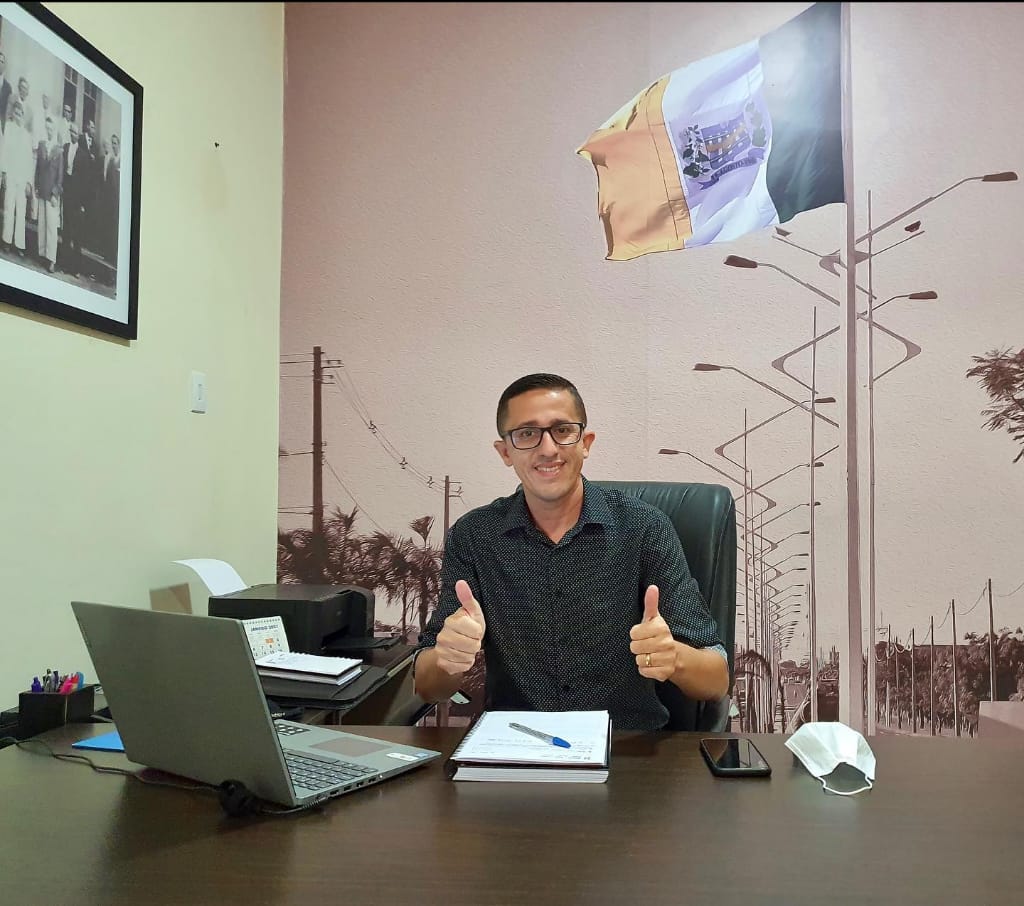Samuel Cotrim prefeito de Vianópolis mostra determinação e ritmo nas ações para vencer os desafios administrativos diários (Sdnews) 