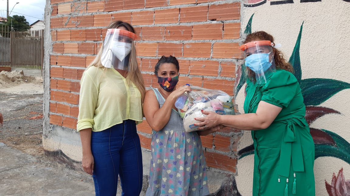 cestas de alimentos, kits higiene e roupas para mulheres vítimas de violência doméstica e em situação de vulnerabilidade nos Jardins do Cerrado