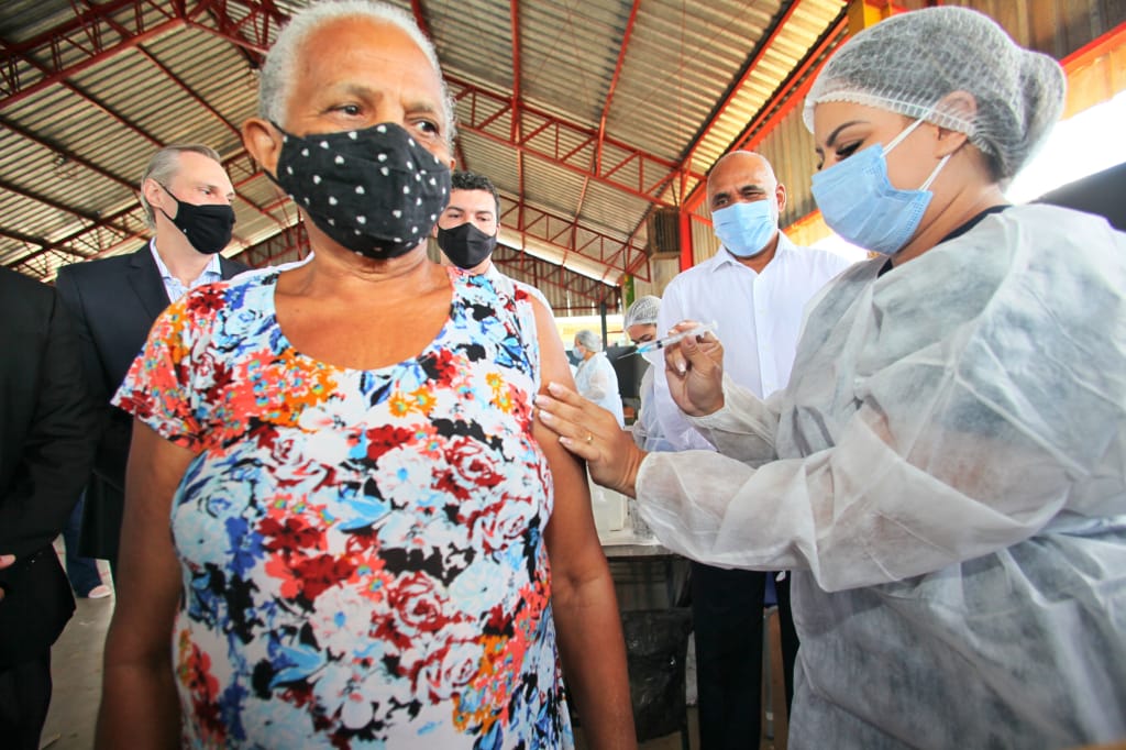Goiânia recebeu 390.837 doses de imunizantes da Secretaria de Estado da Saúde (SES) 