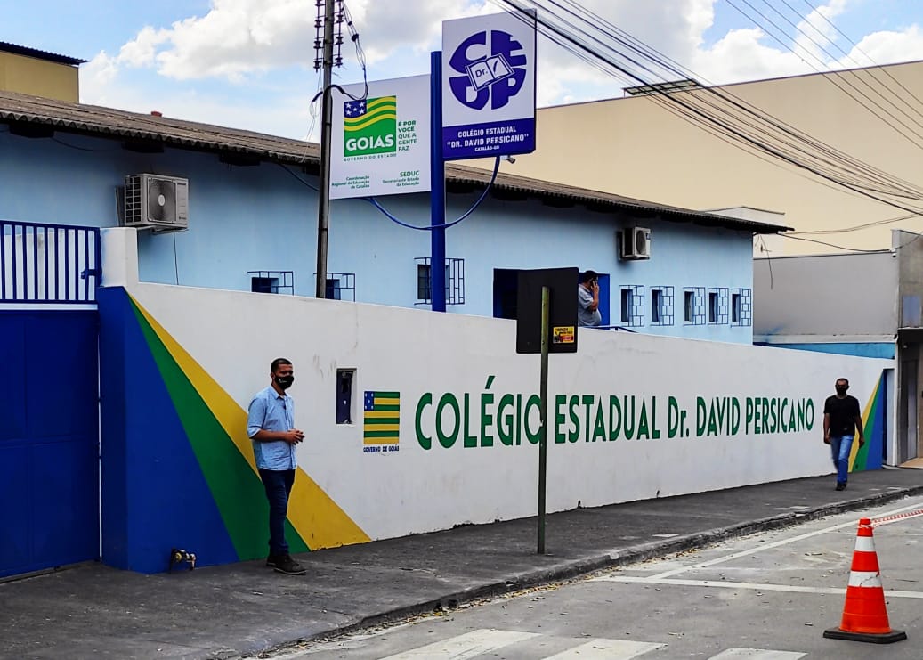 Colégio Estadual Doutor David Persicano, localizado na Av. José Marcelino no Bairro Nossa Senhora de Fátima