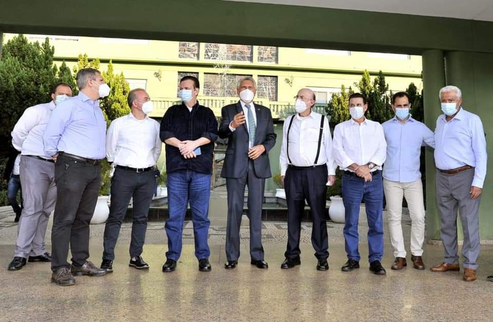 Henrique Meirelles ao lado do governador Ronaldo Caiado com os presidentes do PSD, Kassab (Nacional), Vilmar Rocha (Estadual), e Simeyzon Silveira (Goiânia),o senador Vanderlan e o dep Francisco Jr