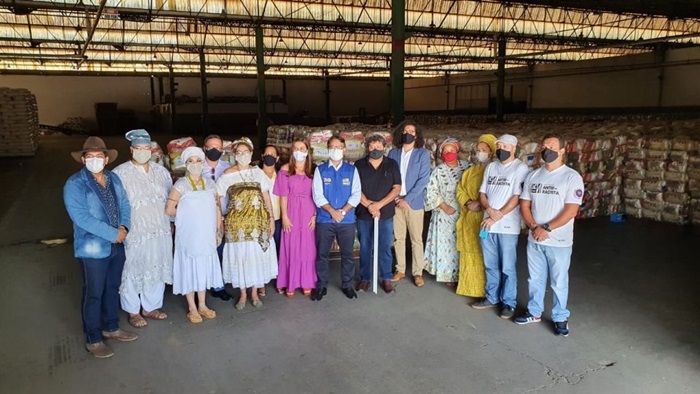 Alimentos foram entregues a pessoas em situação de vulnerabilidade social das comunidades tradicionais por meio da Secretaria de Desenvolvimento Social (Foto: Seds-GO)