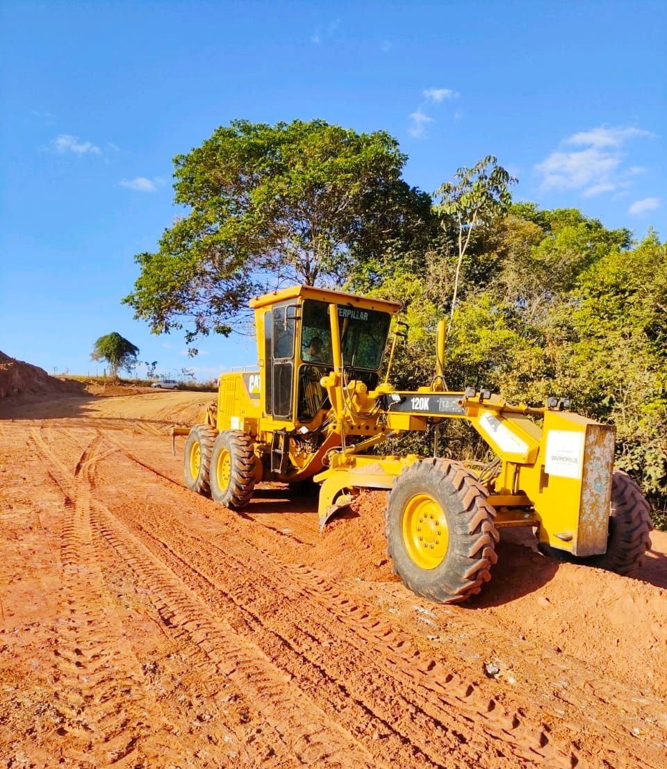 Estradas passam por completa revitalização e cascalhamento, dezenas de mata burros são restaurados ou substituídos, e pontes reformadas e reconstruidas para melhor mobilidade e escoamento da produção