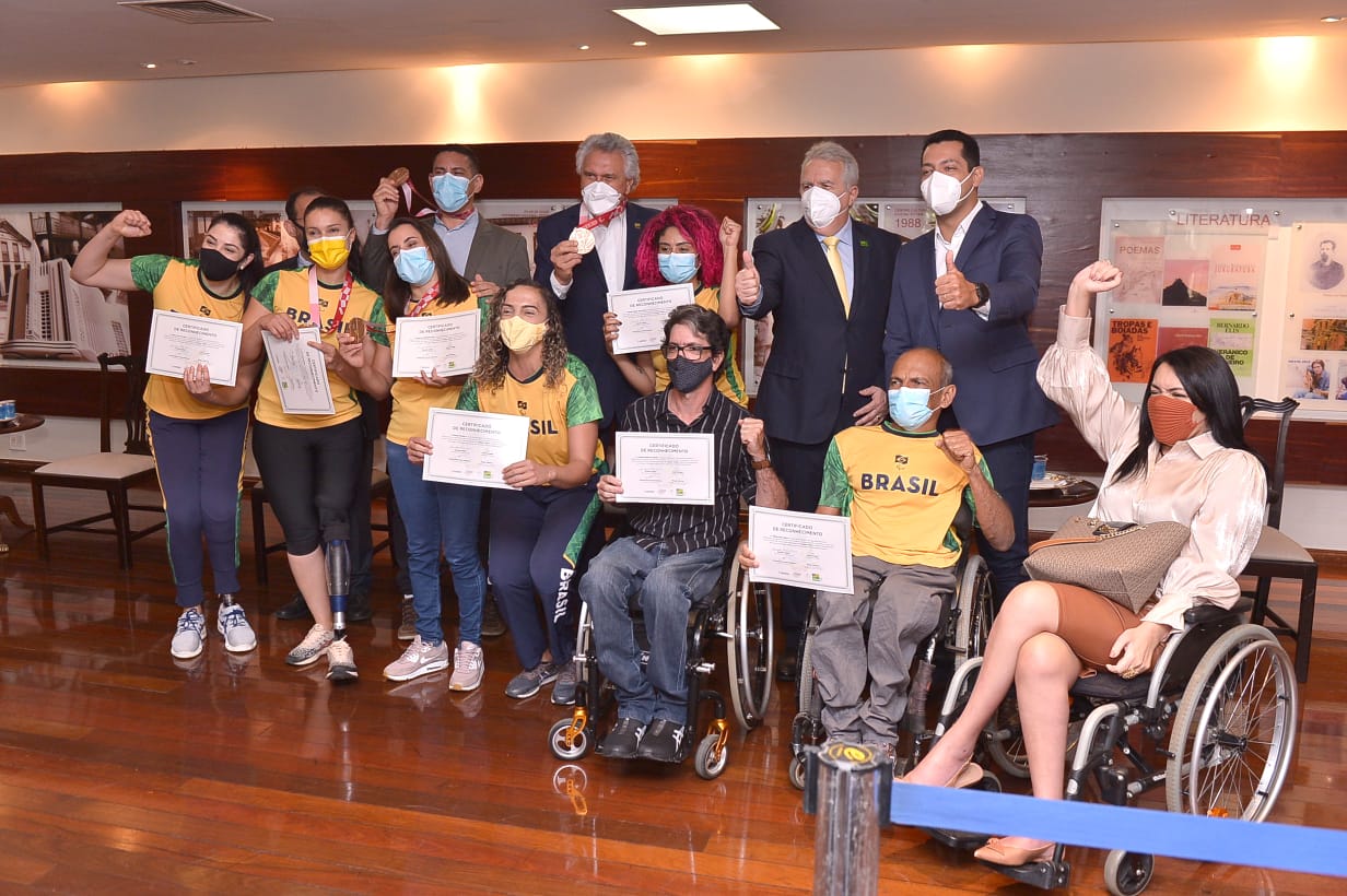 Integrantes da delegação goiana nas Paralimpíadas de Tóquio receberam certificados ao Pódio Goiano Paralímpico