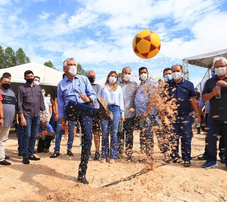 Neste sábado (30/10), o governador abriu oficialmente a terceira etapa do Circuito Mikasa de Futevôlei, uma realização do Governo de Goiás e da Prefeitura do Município