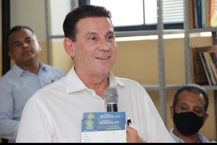 Senador Vanderlan Cardoso leva benefícios para Ipameri e Pires do Rio