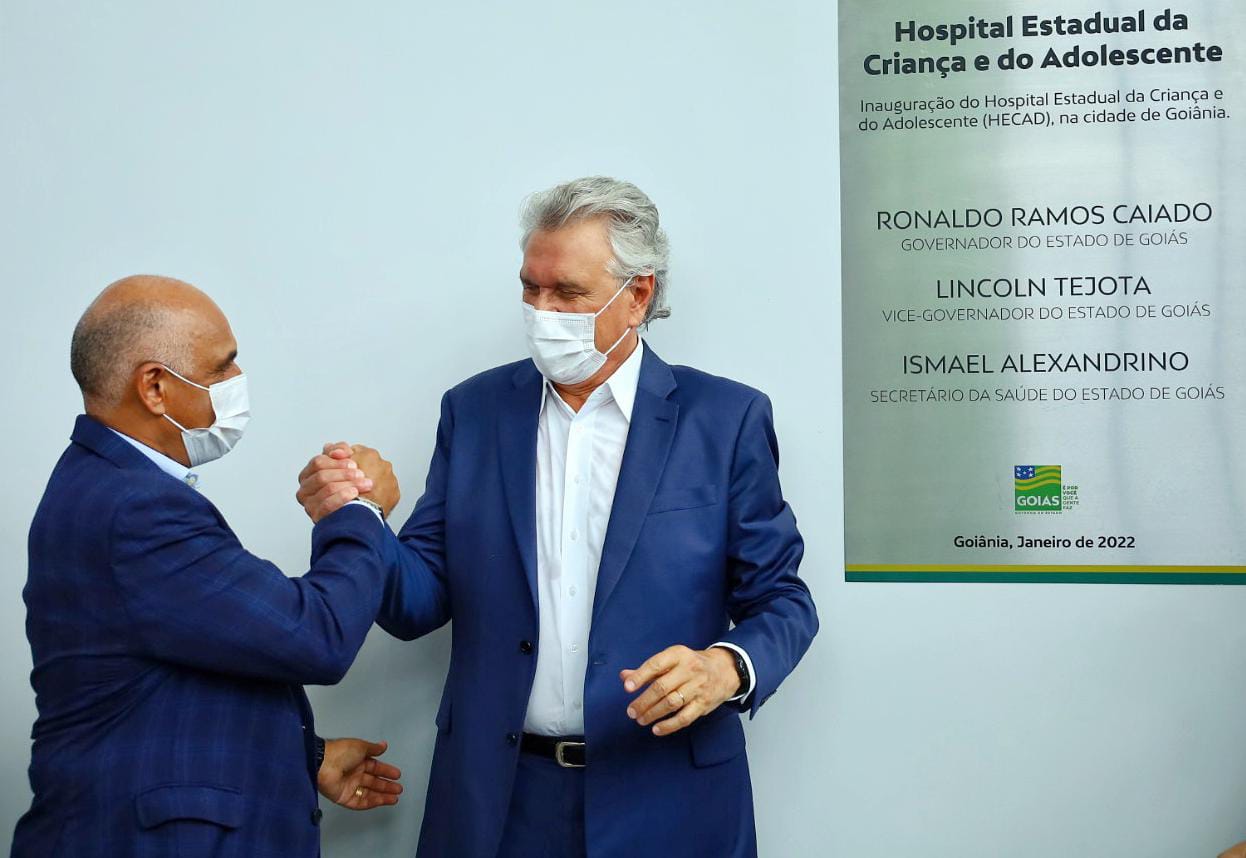 O prefeito Rogério Cruz defende parcerias com gestão estadual para ampliar entregas à população durante inauguração do Hospital Estadual da Criança e do Adolescente (Hecad)