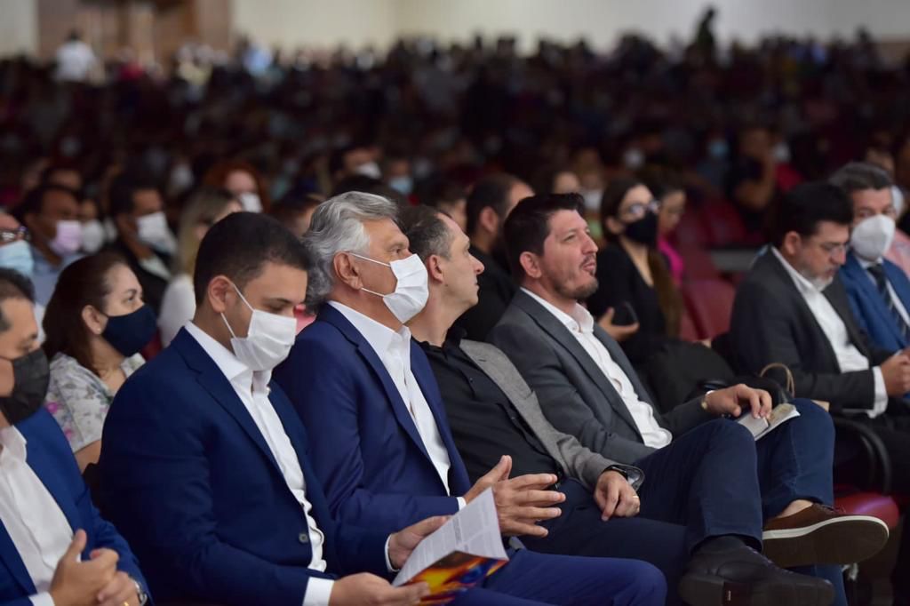 Governador Ronaldo Caiado participa de celebração religiosa na Igreja Videira, no Setor Bueno, em Goiânia 