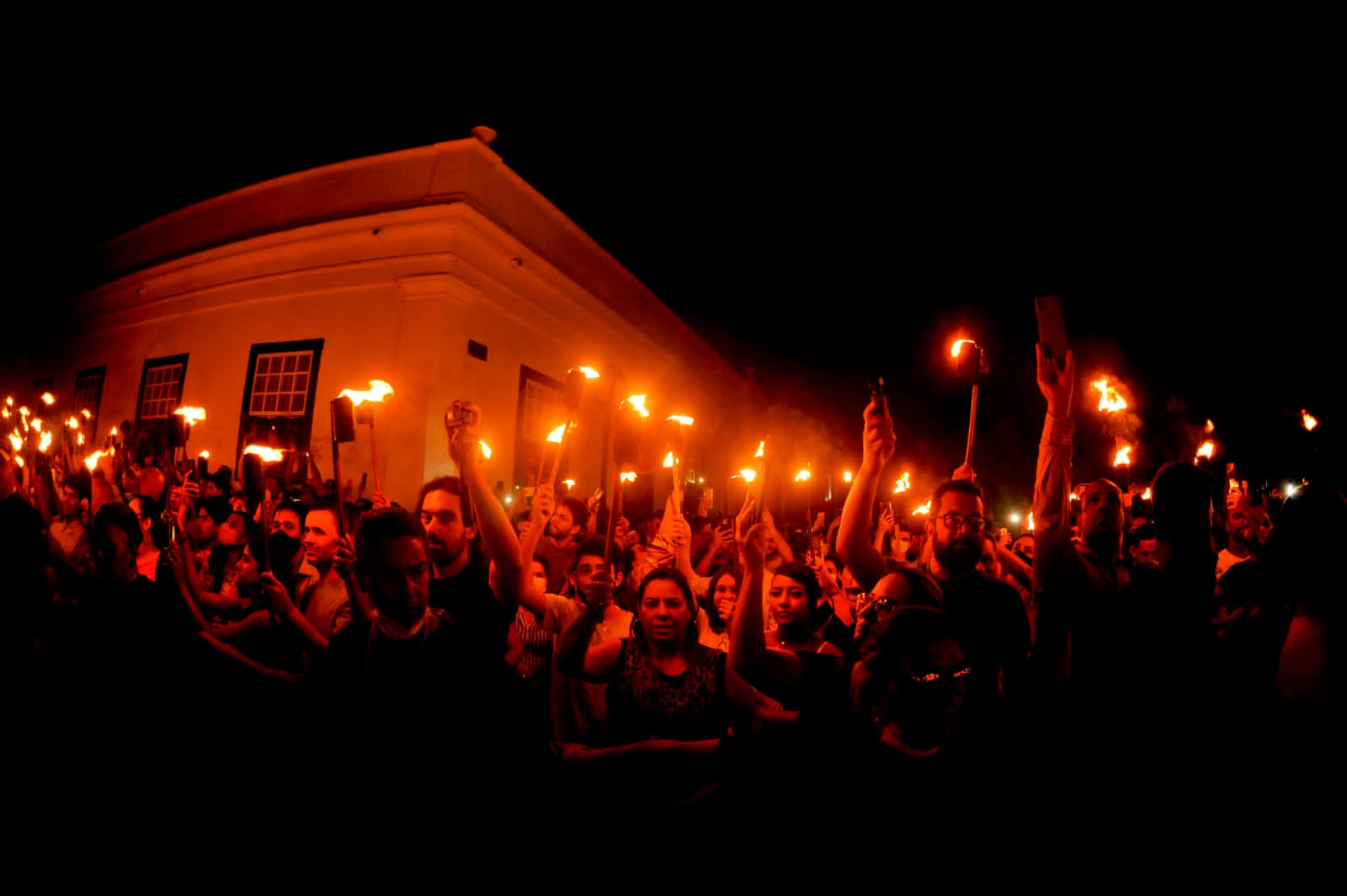 Tradicional festa cristã, percorre ruas da cidade de Goiás com celebração que relembra os últimos dias de vida de Jesus Cristo: milhares de fiéis acompanharam a encenação 