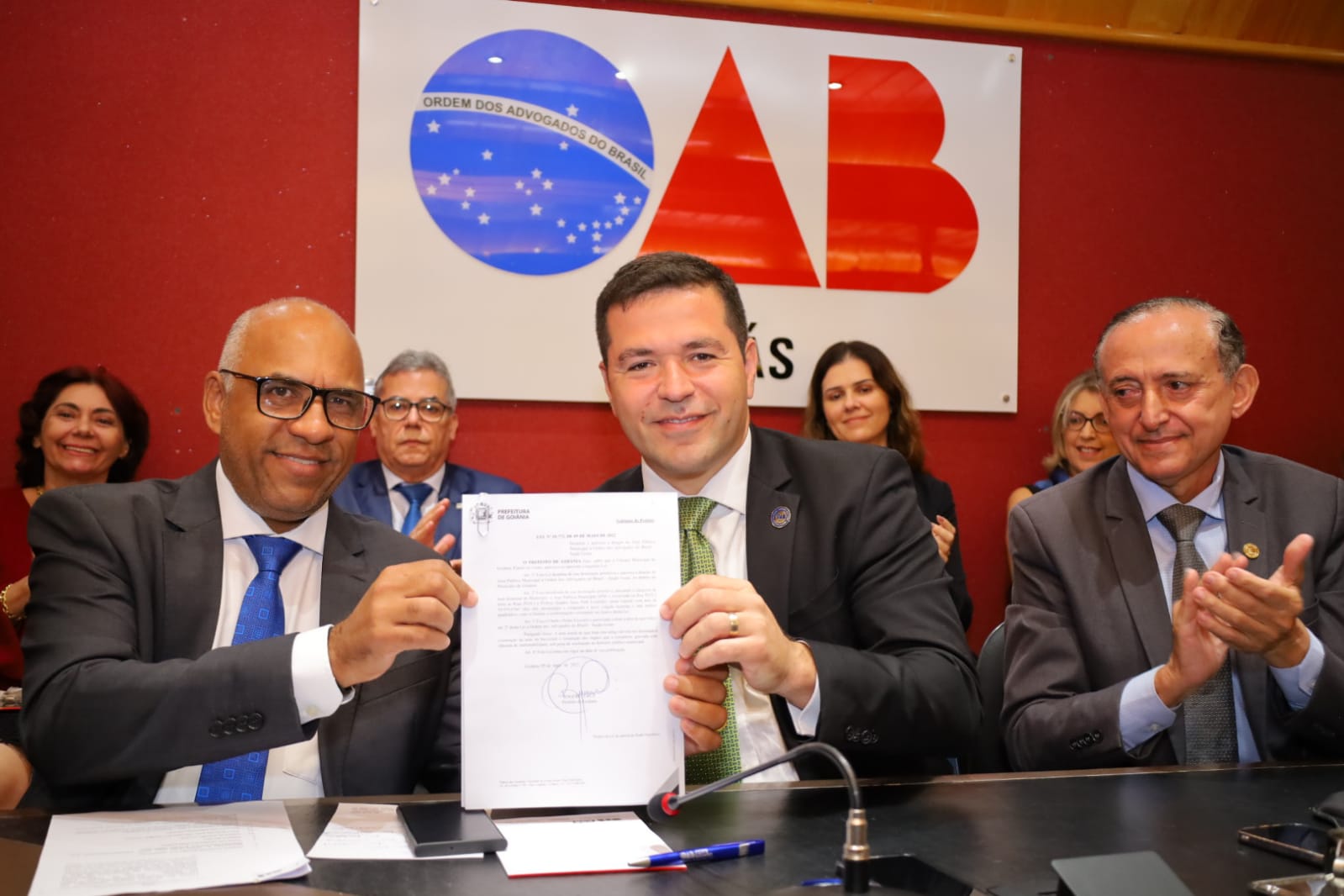 Rogério Cruz sanciona lei que cede área para construção da nova sede da OAB-GO