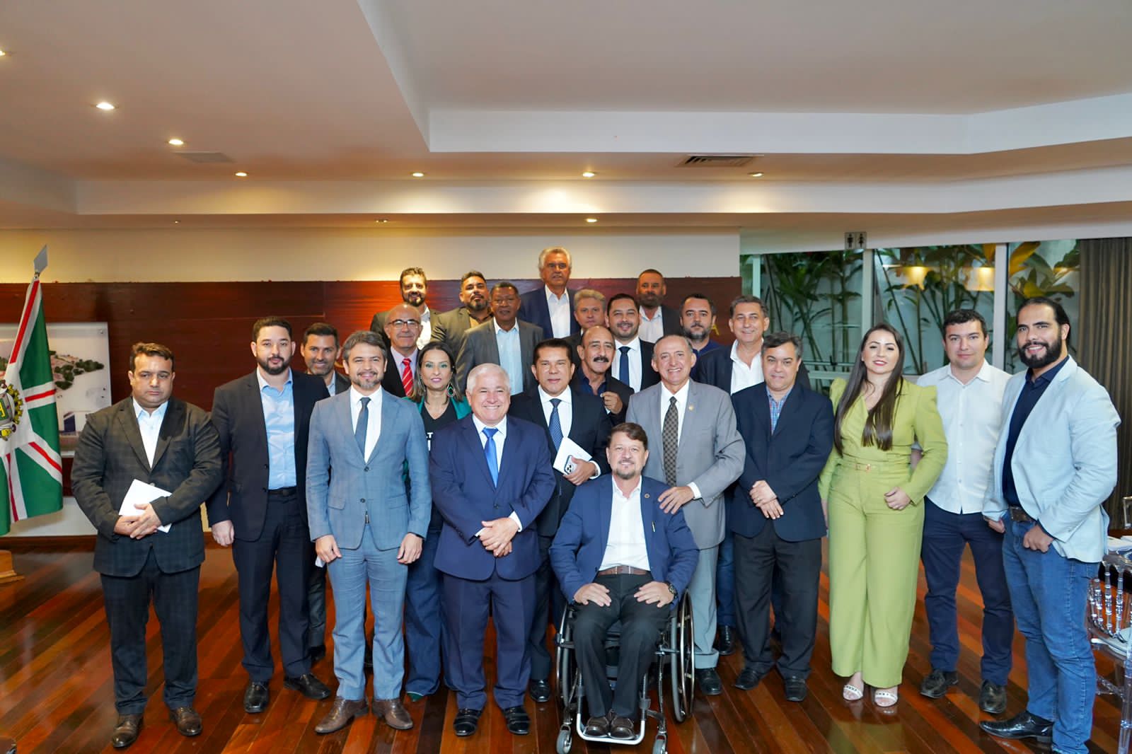 Governador Ronaldo Caiado durante encontro com parlamentares do Poder Legislativo da capital