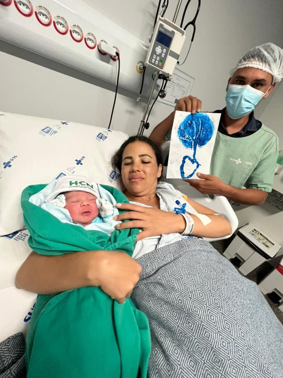 Emanuel foi o primeiro bebê a nascer no centro obstétrico para parto normal e de condução cirúrgica do Hospital Estadual do Centro-Norte Goiano (HCN), em Uruaçu.