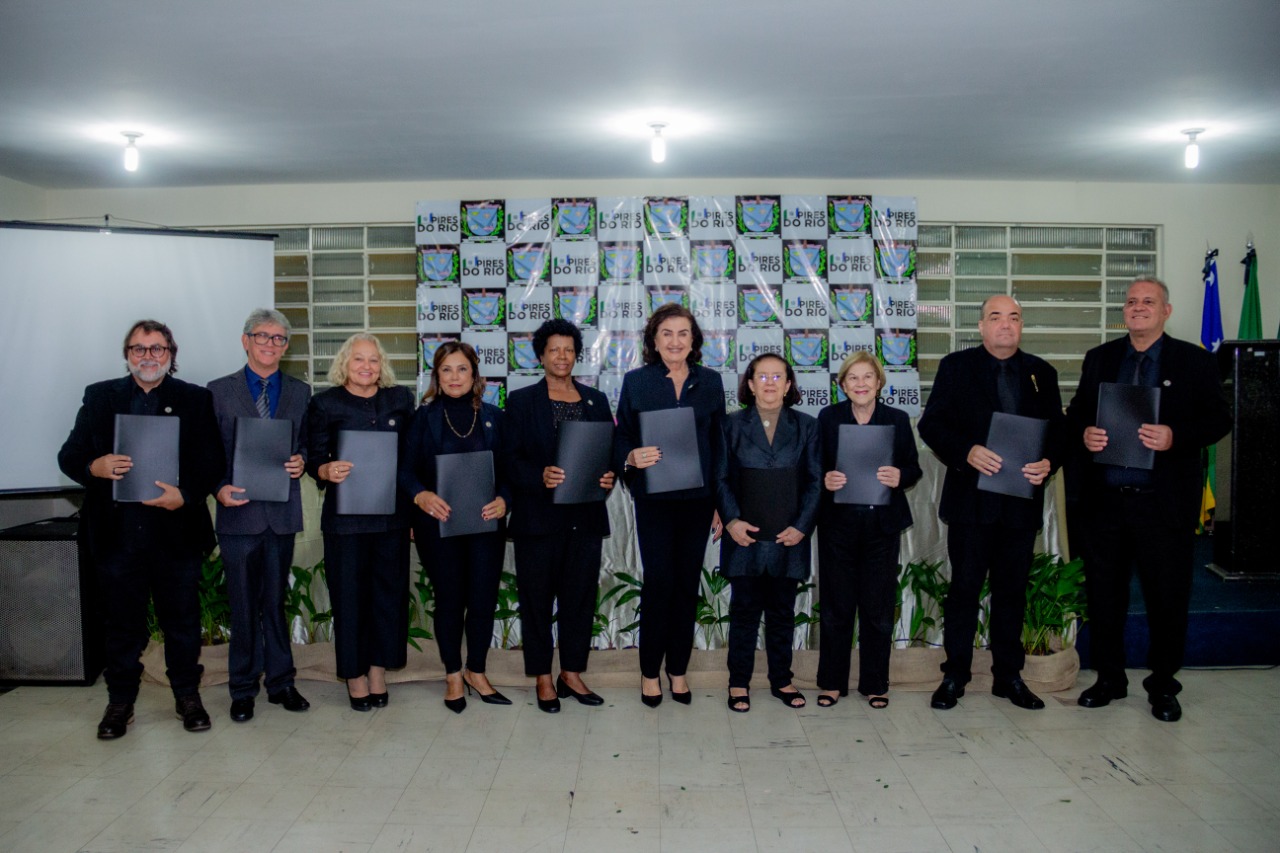 ARCUH - Academia de Artes Cultura e História de Pires do Rio, instala e empossa 10 imortais 