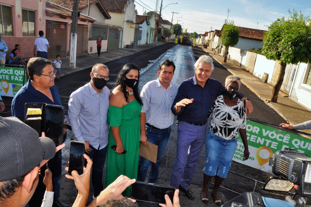 Governador Ronaldo Caiado junto com Allisson vistoria obras do programa Goiás em Movimento - Eixo Municípios em Goiandira, na região Sudeste do Estado