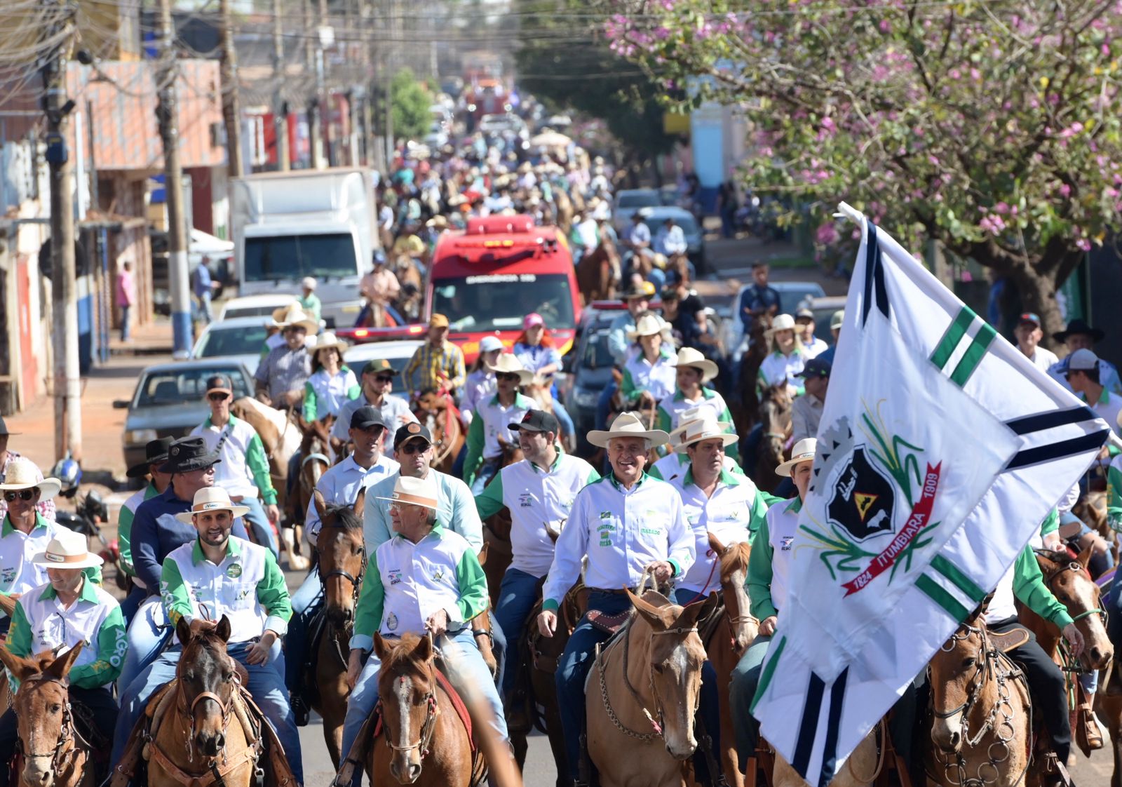 Cavalgada reúne mais de 7 mil pessoas em Itumbiara, no Sul Goiano