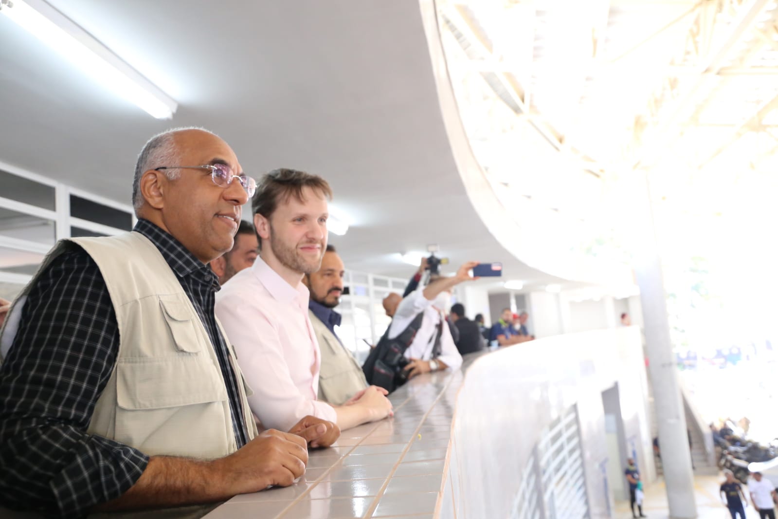Acompanhado do Ministro do Desenvolvimento Regional, Daniel Ferreira, o prefeito Rogério Cruz inaugura Terminal Isidória após reforma que demandou investimento de R$ 19,5 milhões