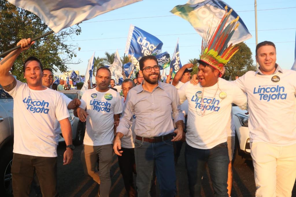 Lincoln Tejota e apoiadores na convenção do União Brasil: 