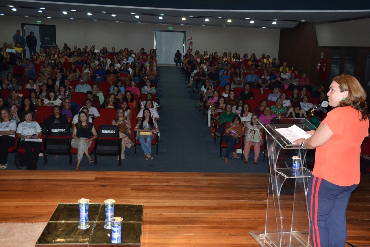 Secretaria de Estado da Educação promove encontro com gestores para capacitar sobre programa AlfaMais Goiás