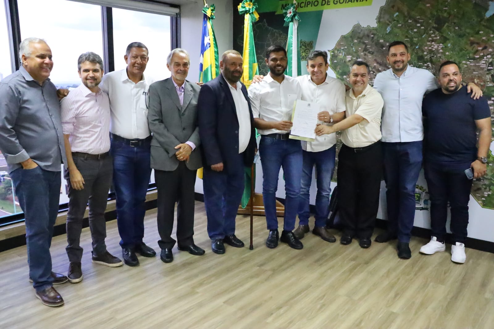 Romário Policarpo sanciona, nesta sexta-feira (18/11), lei que muda o nome da Avenida Castelo Branco: alteração, para Agrovia Iris Rezende Machado, homenageia ex-prefeito de Goiânia por quatro mandato