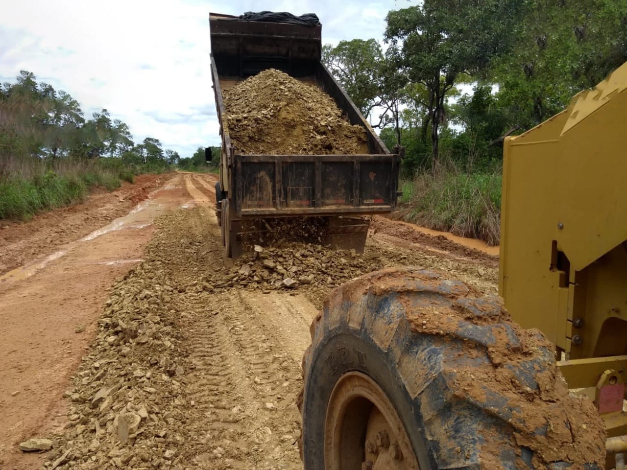 Goinfra realiza reparos na GO-236, entre Alvorada do Norte e Flores de Goiás 