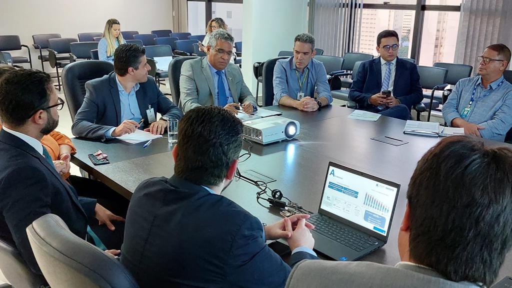 Presidente da Agência Goiana de Regulação (AGR), Wagner Oliveira Gomes, durante reunião com gestores da Equatorial Energia