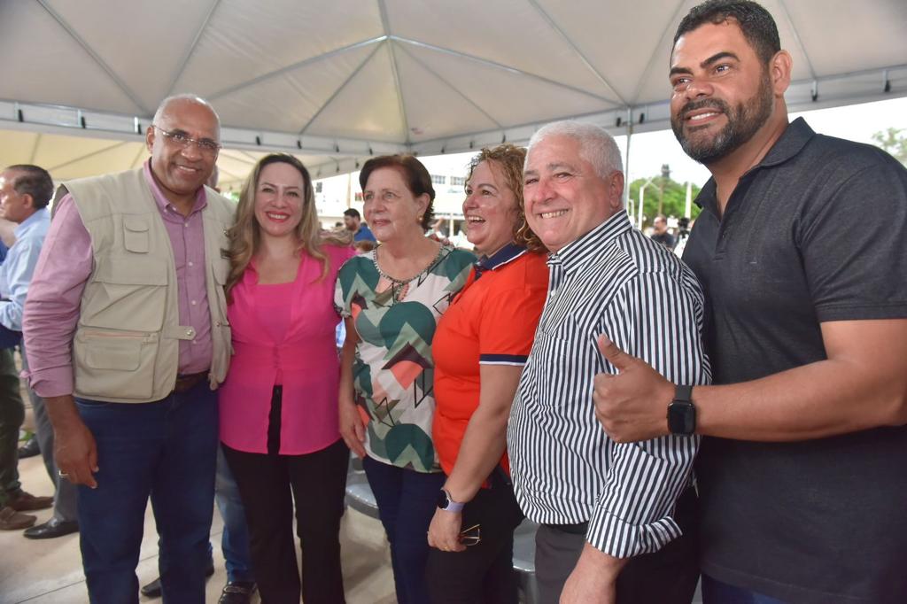 Prefeito Rogério Cruz inaugura praça no Park Lozandes batizada com o nome do ex-prefeito Darci Accorsi: "Homenagem a um homem que dedicou a vida a trabalhar pela capital"