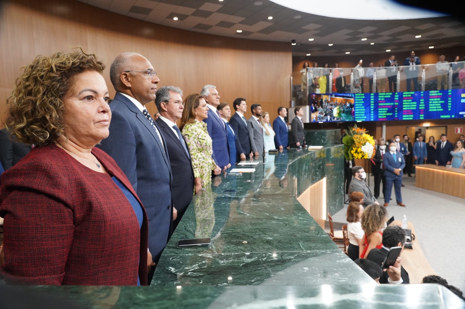 Prefeito Rogério Cruz participa de cerimônias de posse de deputados federais, em Brasília, e de estaduais, na Assembleia Legislativa