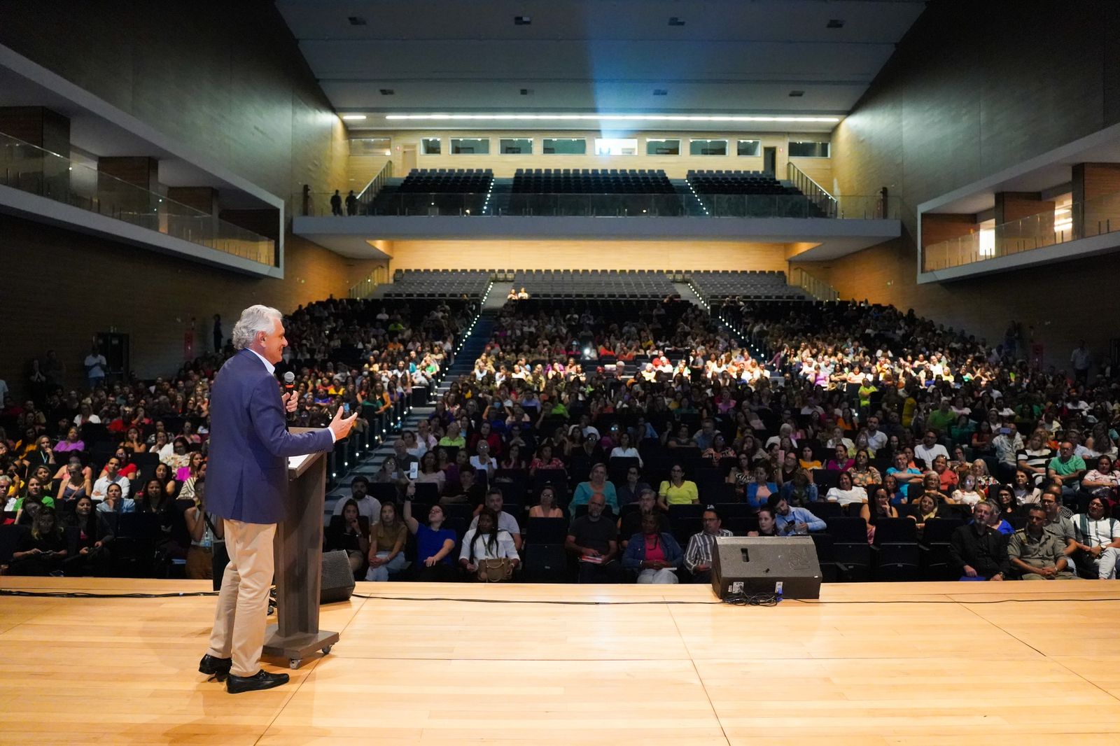 Governador Ronaldo Caiado e servidores da educação: parceria em prol do avanço na qualidade do ensino e nos resultados do Ideb