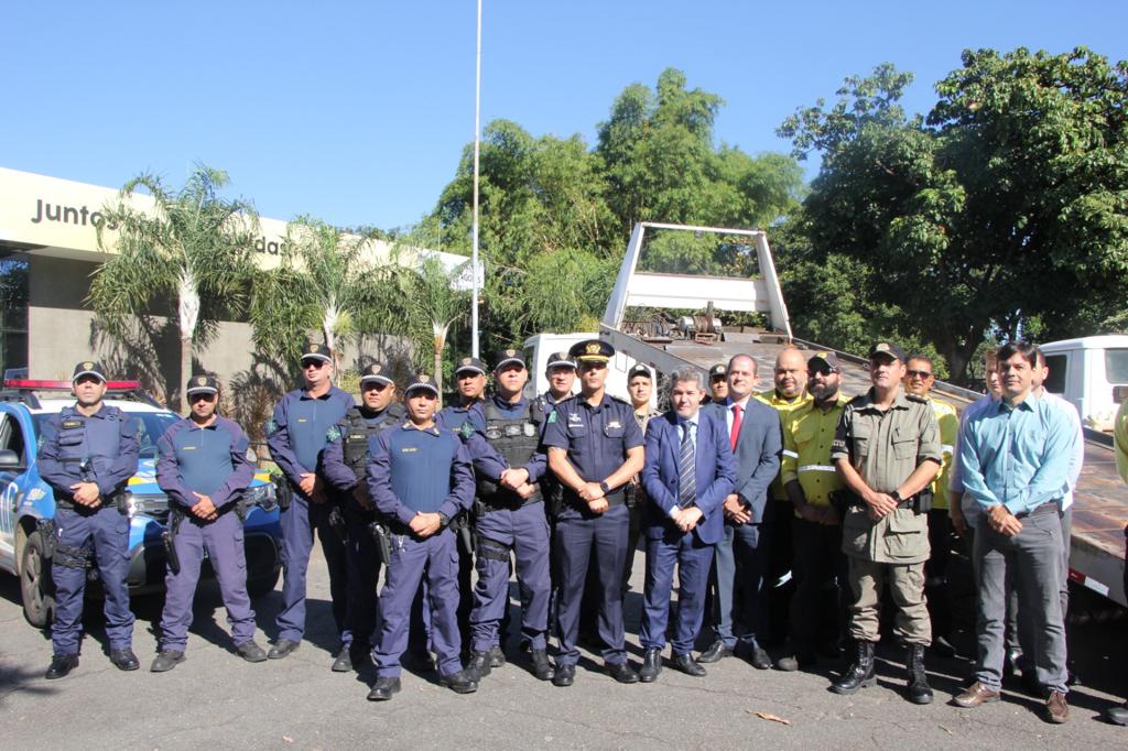 Representantes do Detran, Polícia Militar e Prefeitura de Goiânia participam de lançamento do serviço Disque-Guincho