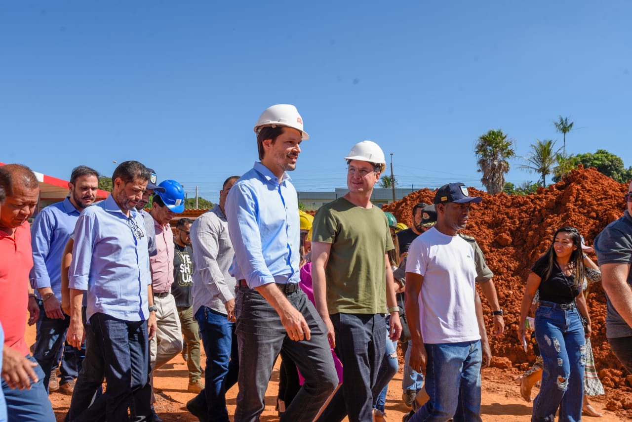 Governador em exercício Daniel Vilela visita a estrutura do Hospital Estadual de Águas Lindas, que será entregue ainda este ano