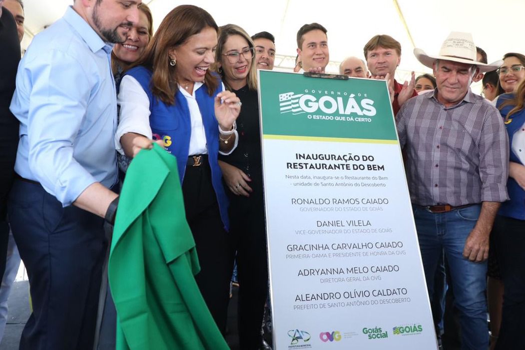 Primeira-dama Gracinha Caiado durante inauguração do Restaurante do Bem, em Santo Antônio do Descoberto