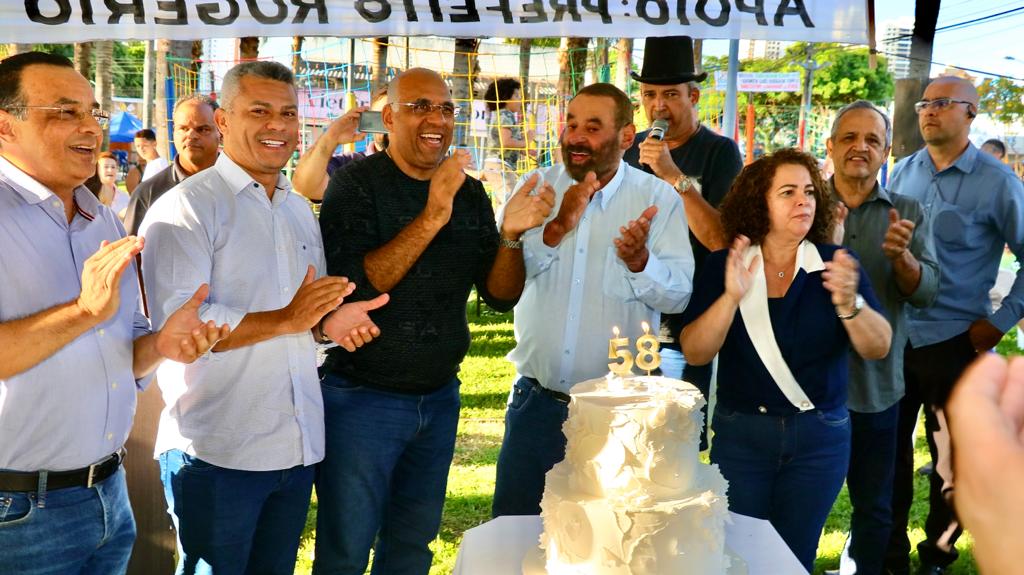 Prefeito Rogério Cruz destaca importância da Vila Redenção durante celebração do aniversário de 58 anos do bairro, que foi fundado em 10 de maio de 1965 pelo então prefeito Iris Rezende, para ser o pr