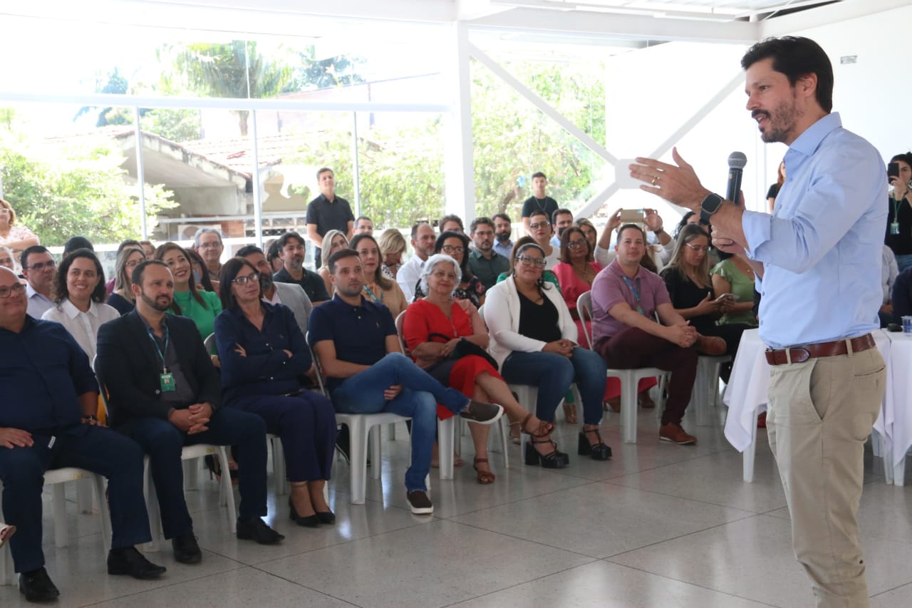 Daniel Vilela visitou a Secretaria de Estado da Educação, Fátima Gavioli, e conheceu os programas executados