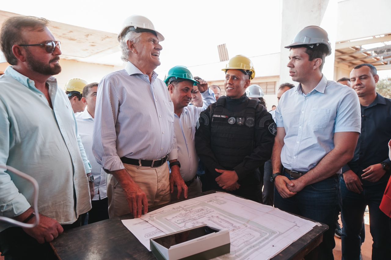 No Entorno do Distrito Federal (DF), Caiado vistoria obras de novo presídio em construção no município de Novo Gama