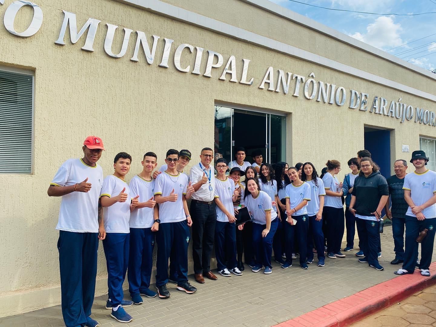 Estudantes do Colégio Estadual Jandira Bretas Quinan (CEPIJBQ)