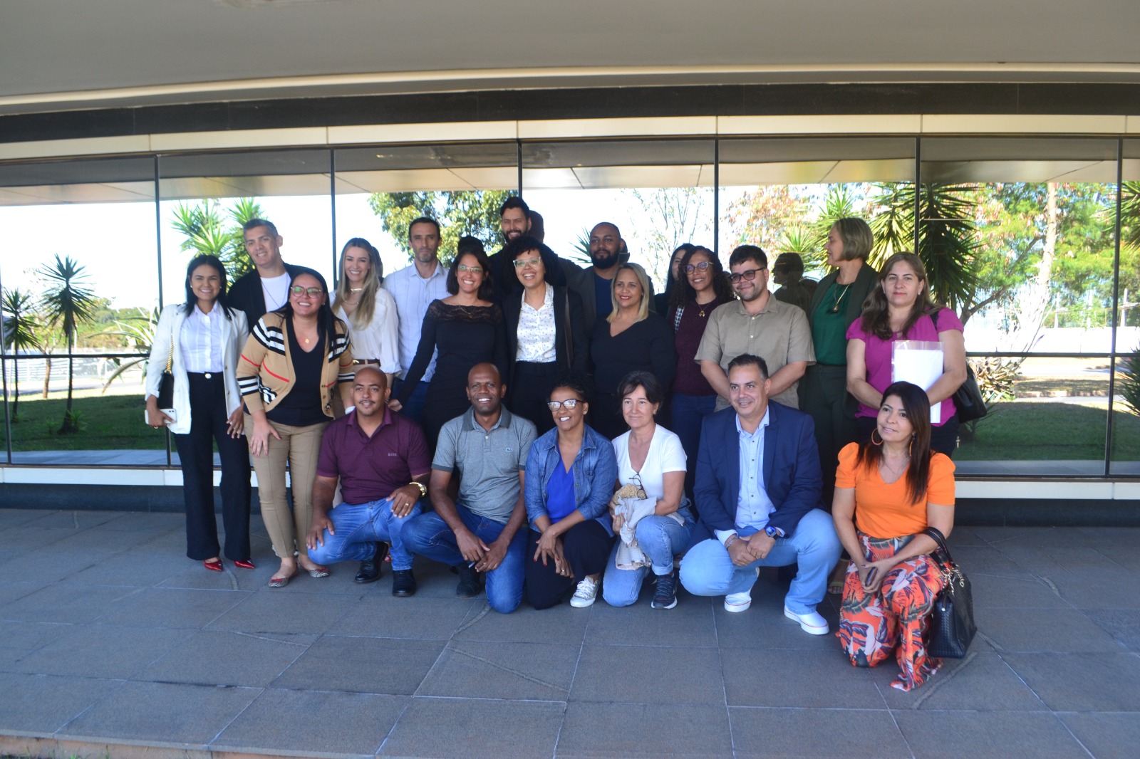 Secretária do Entorno do DF de Goiás (Sedfgo), Caroline Fleury, e secretária de Estado da Cultura (Secult), Yara Nunes, durante reunião nesta quinta-feira (22/06) com representantes de nove municípios