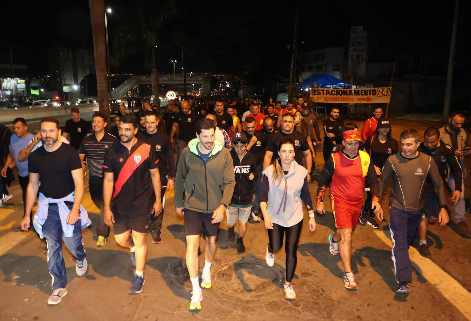 Vice-governador Daniel Vilela lidera caminhada do Governo de Goiás rumo a Trindade