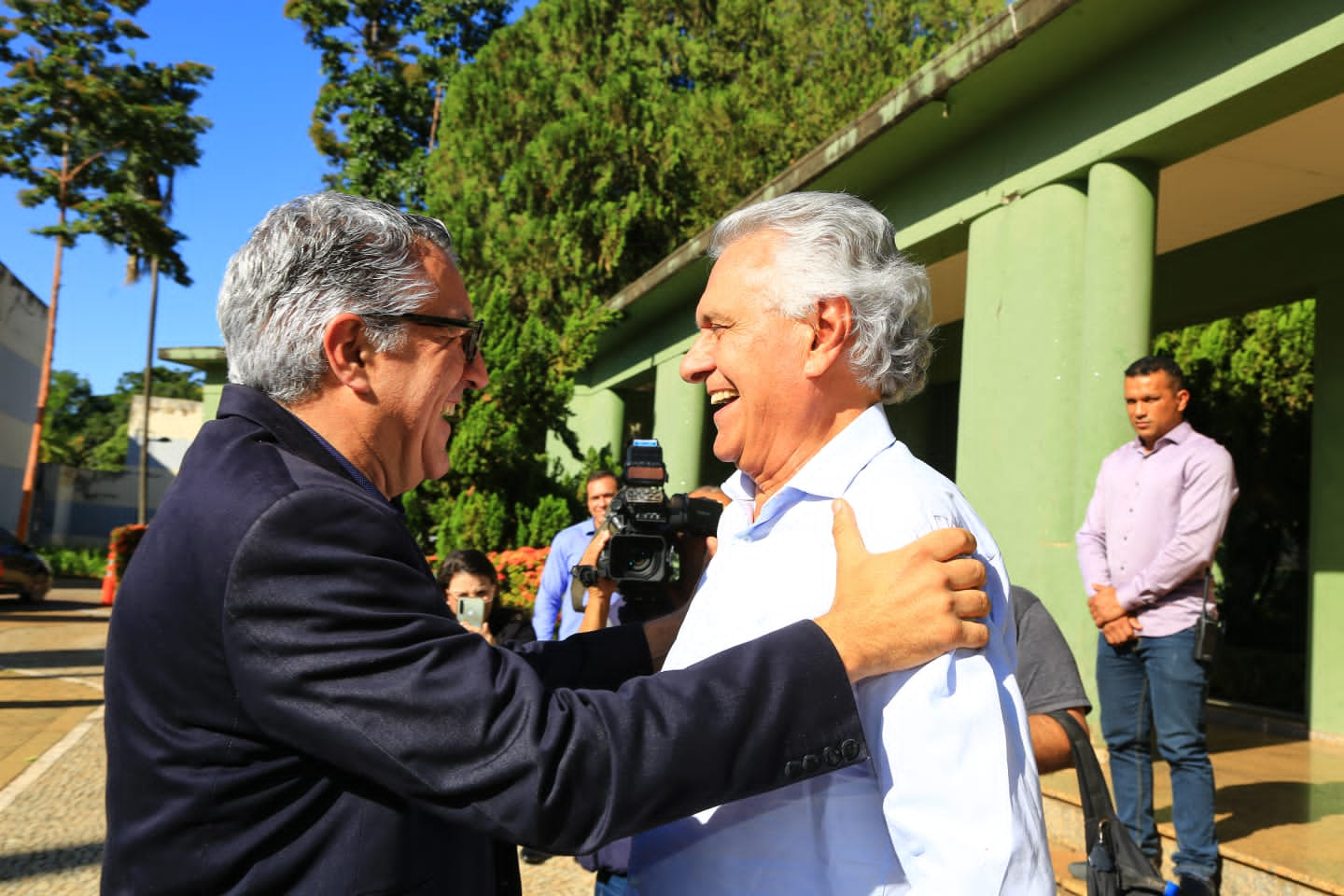 Ronaldo Caiado recebe ministro das Relações Institucionais, Alexandre Padilha, no Palácio das Esmeraldas, em Goiânia