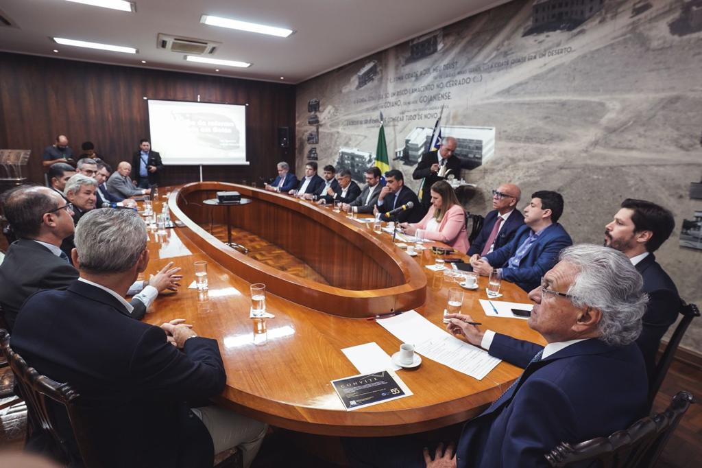 Governador Ronaldo Caiado durante reunião sobre a Reforma Tributária com o Fórum da Entidades Empresariais do Estado de Goiás
