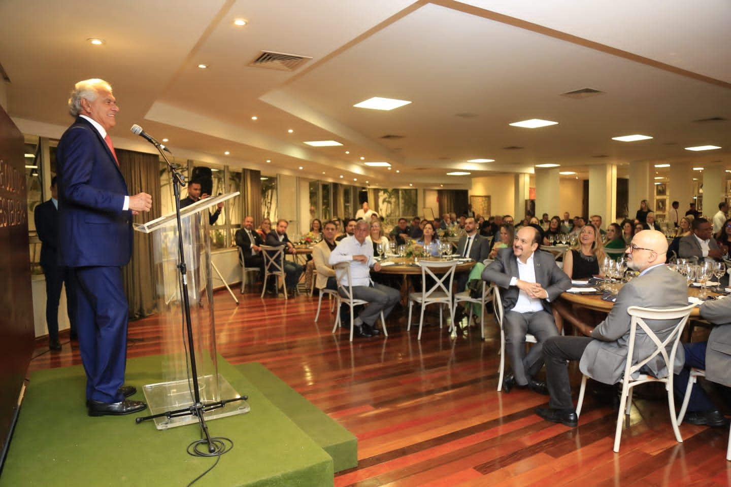 Governador Ronaldo Caiado recebe gestores da saúde pública municipal no Palácio das Esmeraldas, em Goiânia