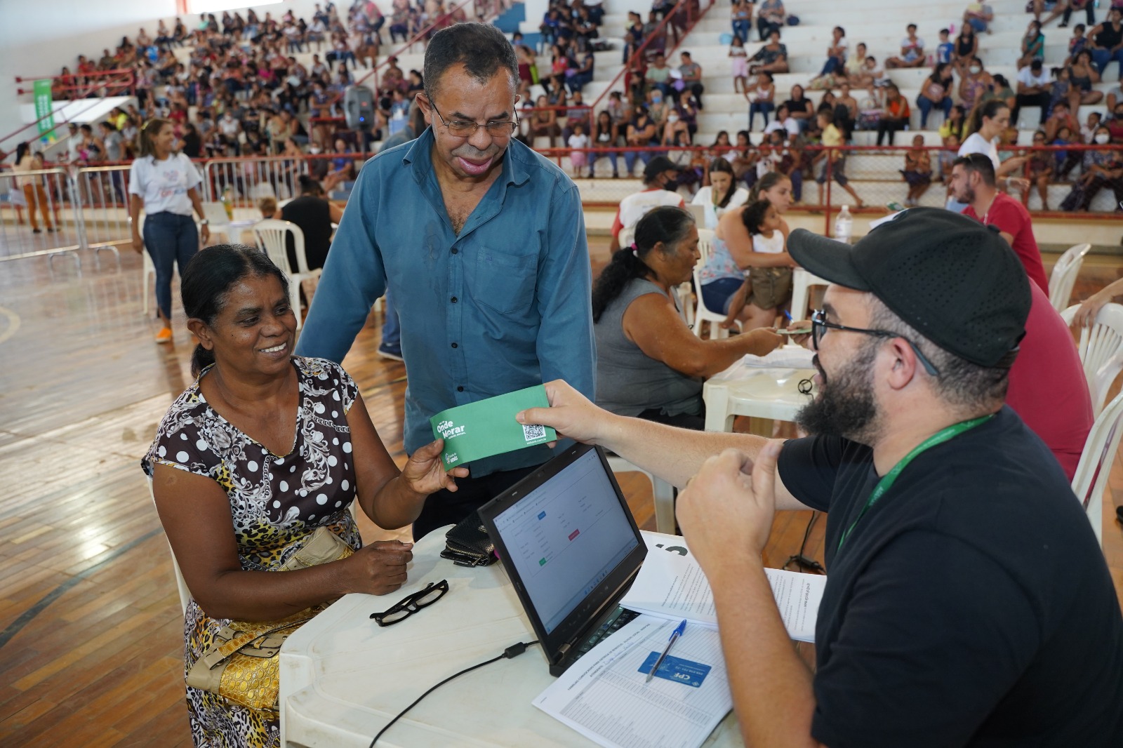 Famílias de Anápolis beneficiadas pelo Aluguel Social em 2022: cidade recebe novos cartões na data do aniversário de 116 anos