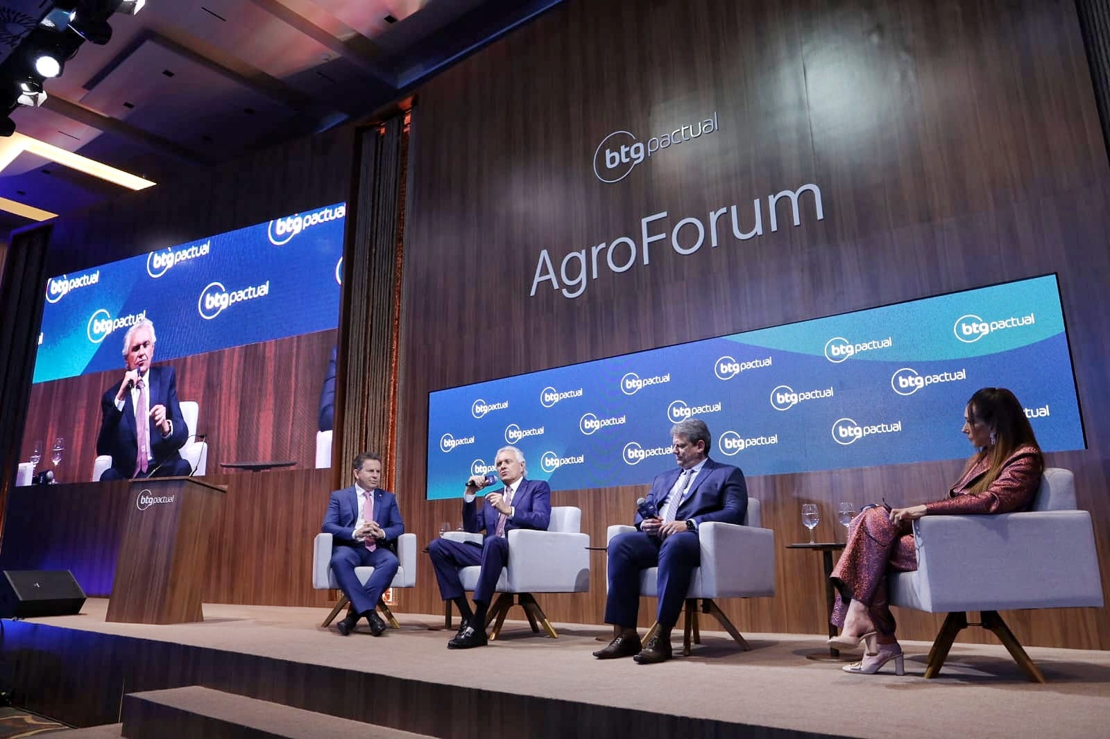  Governador Ronaldo Caiado, ao lado dos colegas Tarcísio de Freitas e Mauro Mendes, defende força do setor do agronegócio para economia do país