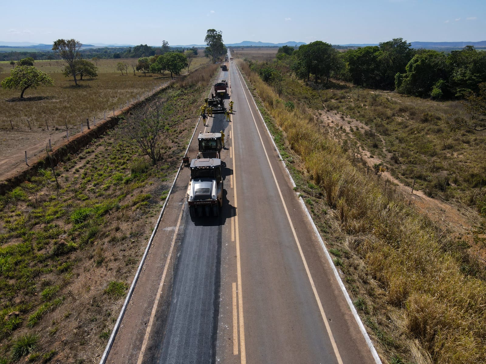 Trecho da GO-230, entre Vila Propício e Itapuranga, está passando obras de melhorias do asfalto 